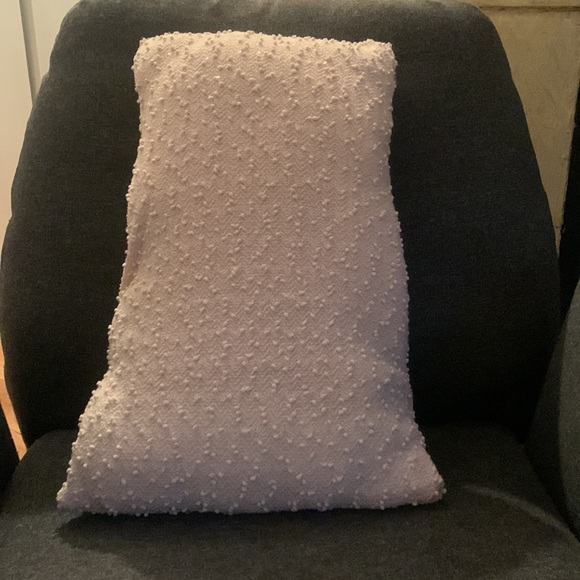 Accent pillow - Picture 5 of 7